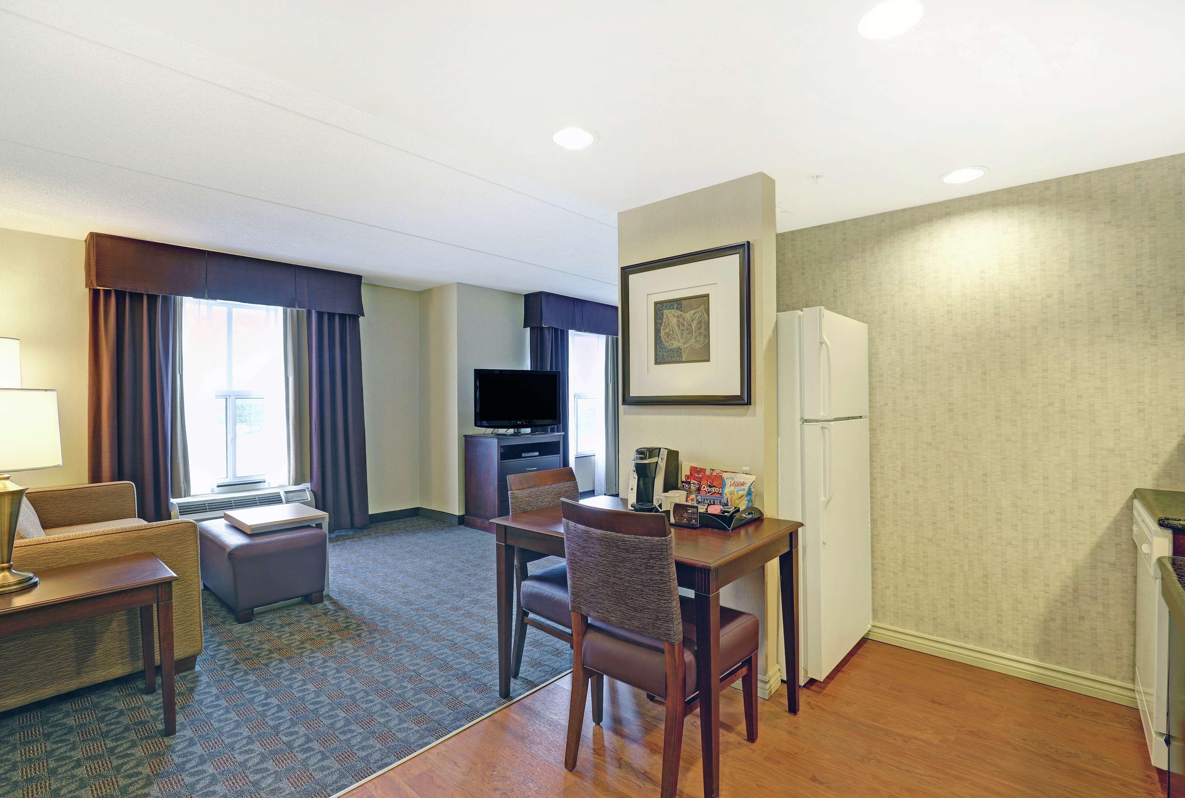 Homewood Suites By Hilton Cambridge-Waterloo, Ontario Bagian luar foto