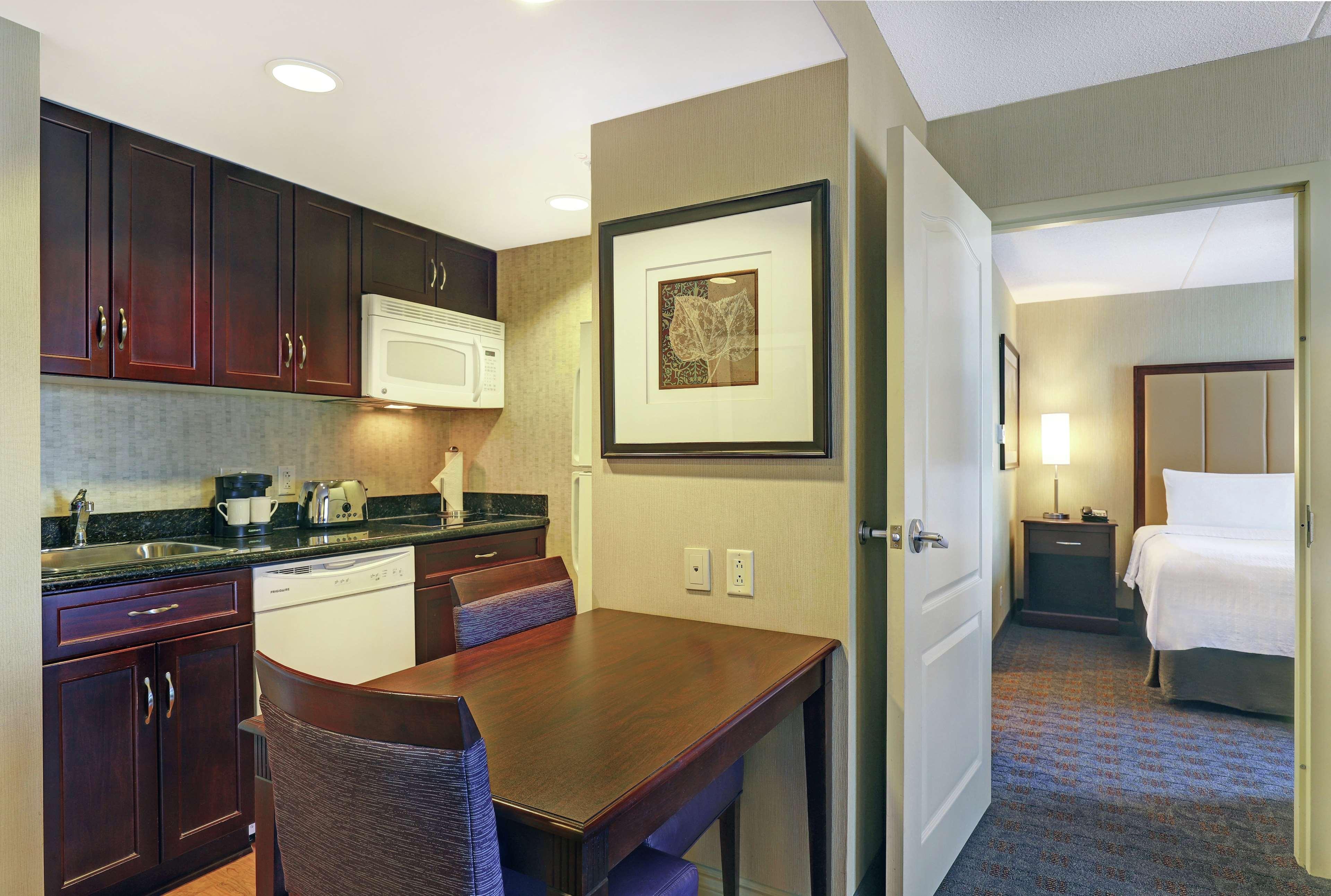 Homewood Suites By Hilton Cambridge-Waterloo, Ontario Bagian luar foto