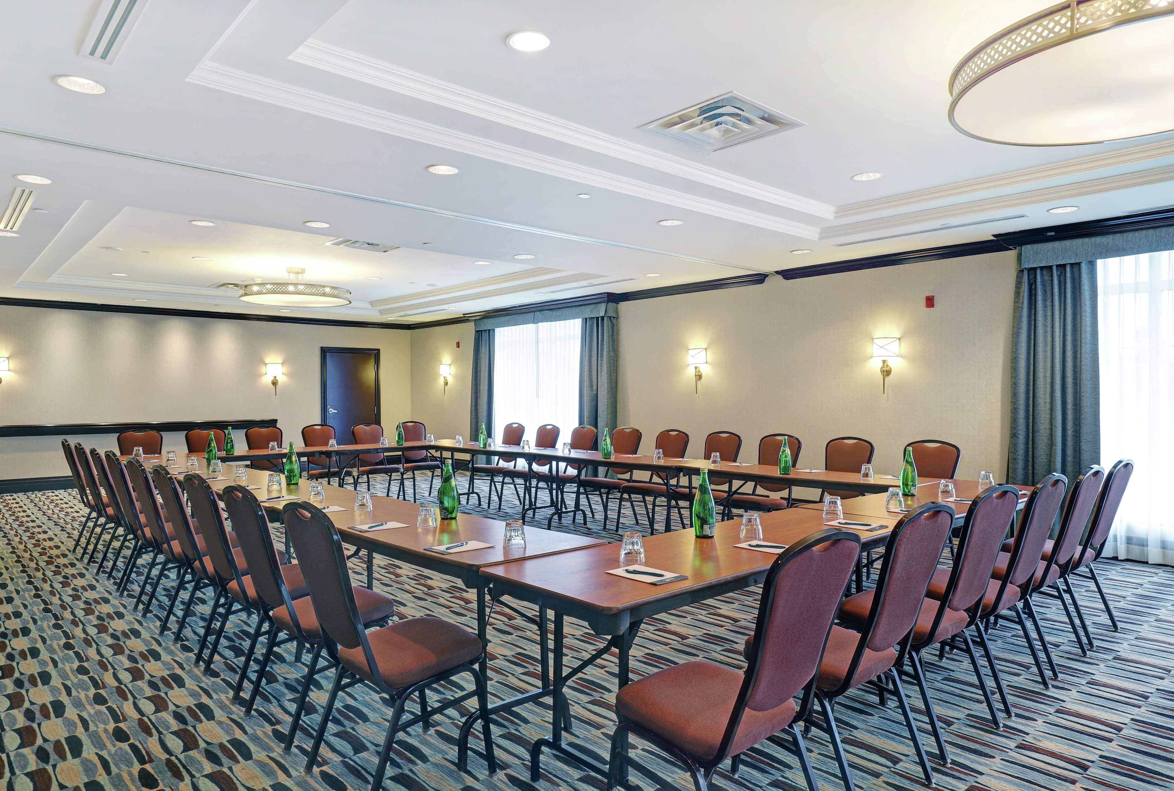 Homewood Suites By Hilton Cambridge-Waterloo, Ontario Bagian luar foto