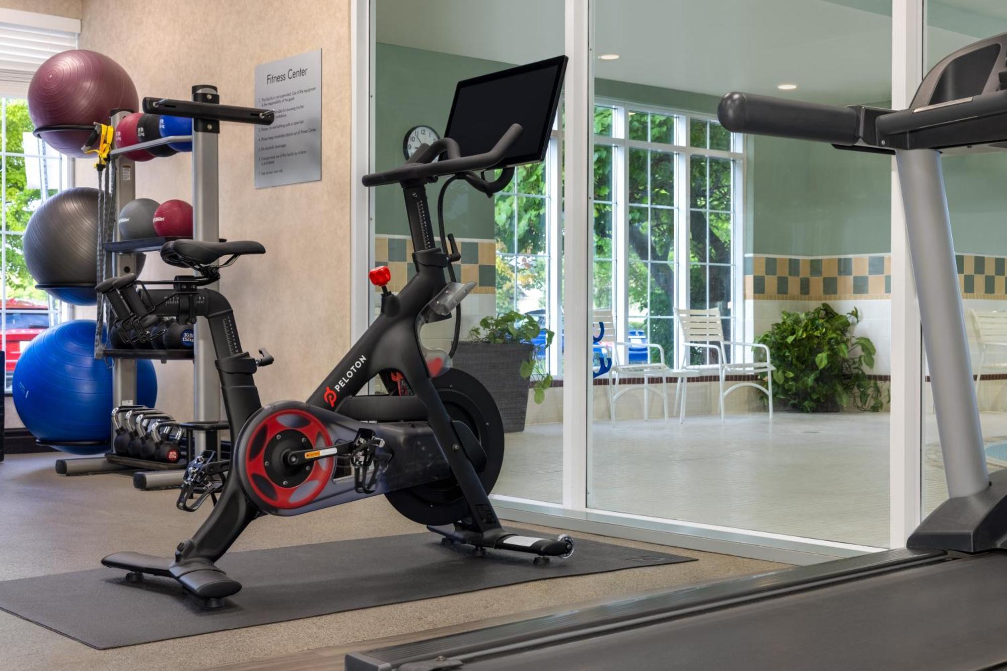 Homewood Suites By Hilton Cambridge-Waterloo, Ontario Bagian luar foto